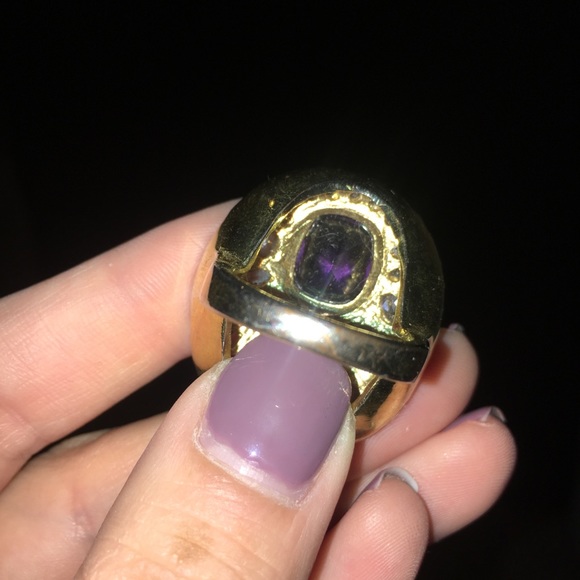 Bling bling gold statement ring with purple gem - Picture 6 of 7